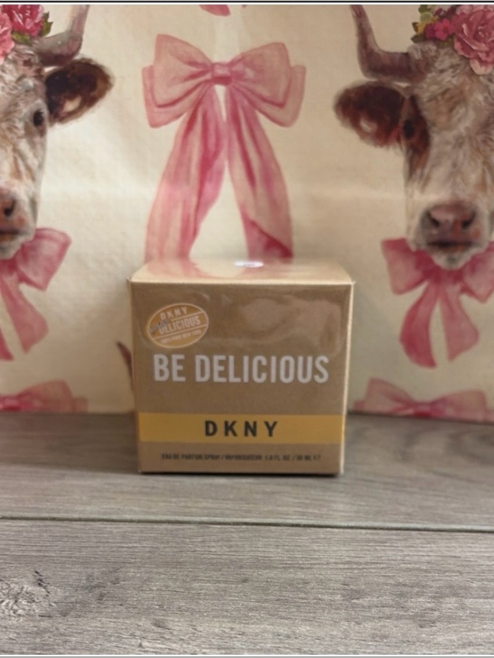 DKNY Be Delicious Box in Gold and Yellow